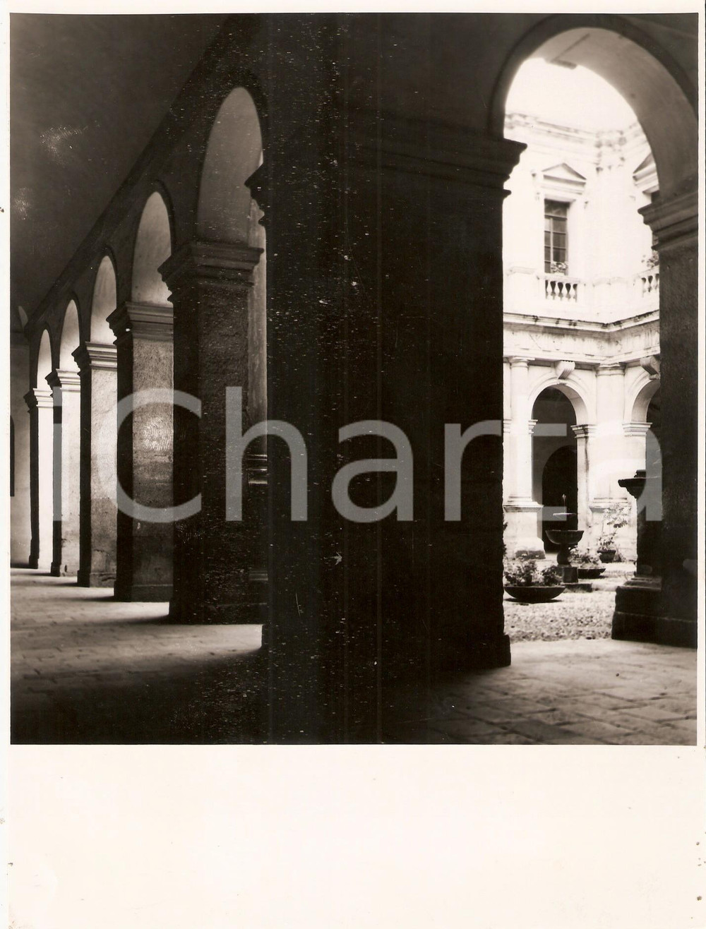 Fotografia d epoca originale 1970 ca PADOVA Scorcio di un cortile del centro storico Foto ARTISTICA 18x24 cm 1
