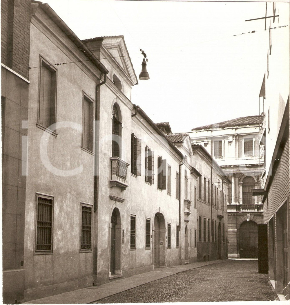Fotografia d epoca originale 1970 ca PADOVA Scorcio con edificio storico Foto ARTISTICA17x17 cm 1