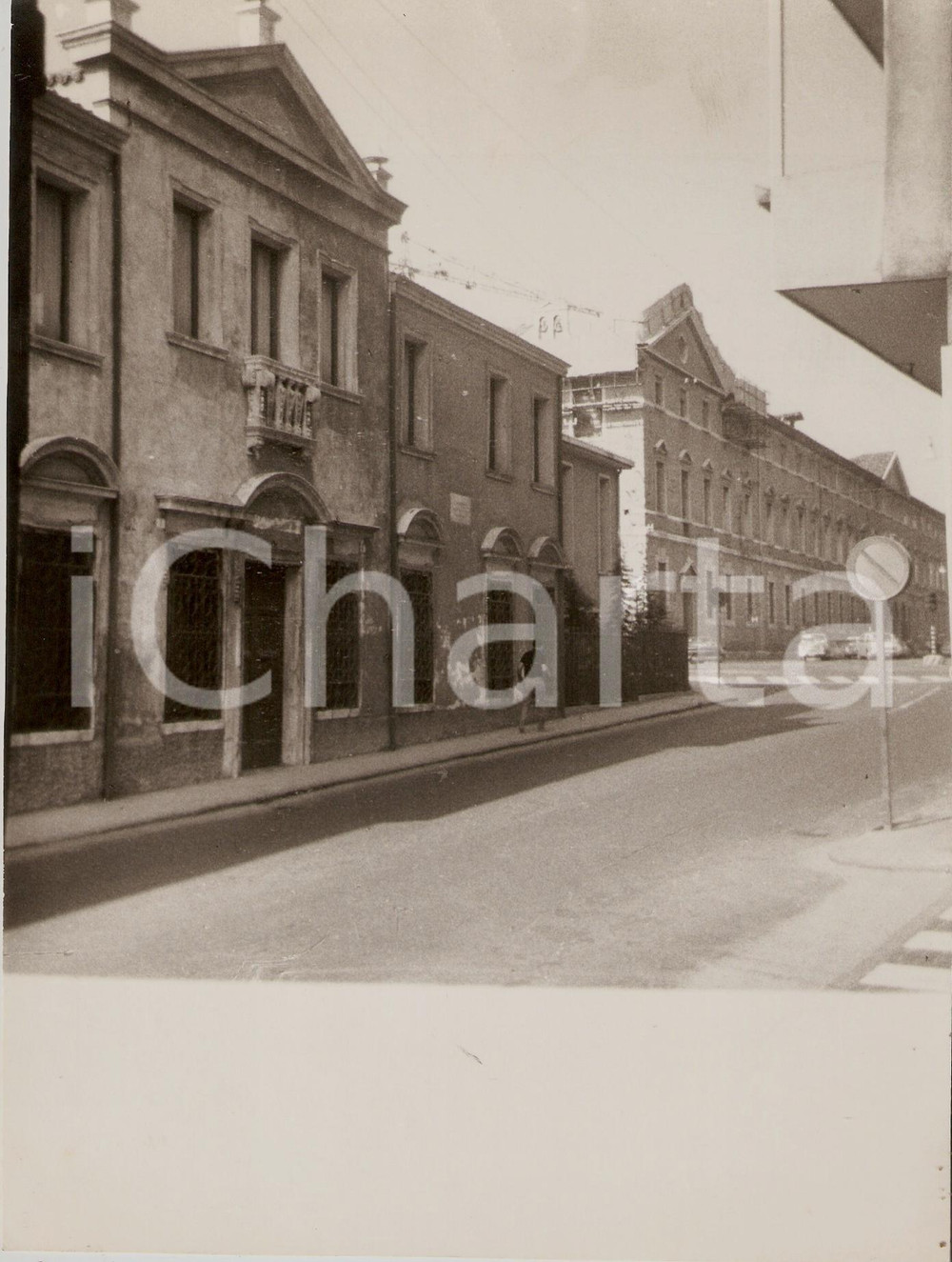 Fotografia d epoca originale 1970 ca PADOVA Divieto di accesso nel centro storico  Scorcio Foto ARTISTICA 1