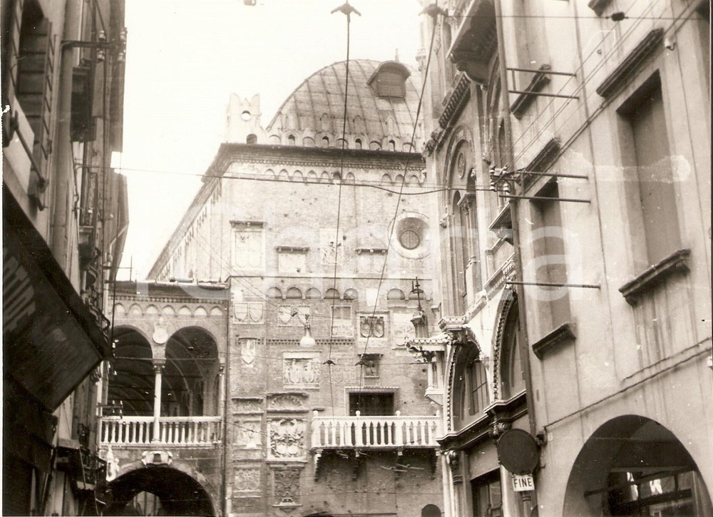 Fotografia d epoca originale 1970 ca PADOVA Palazzo della Ragione  Scorcio Foto ARTISTICA 17x13 cm 1