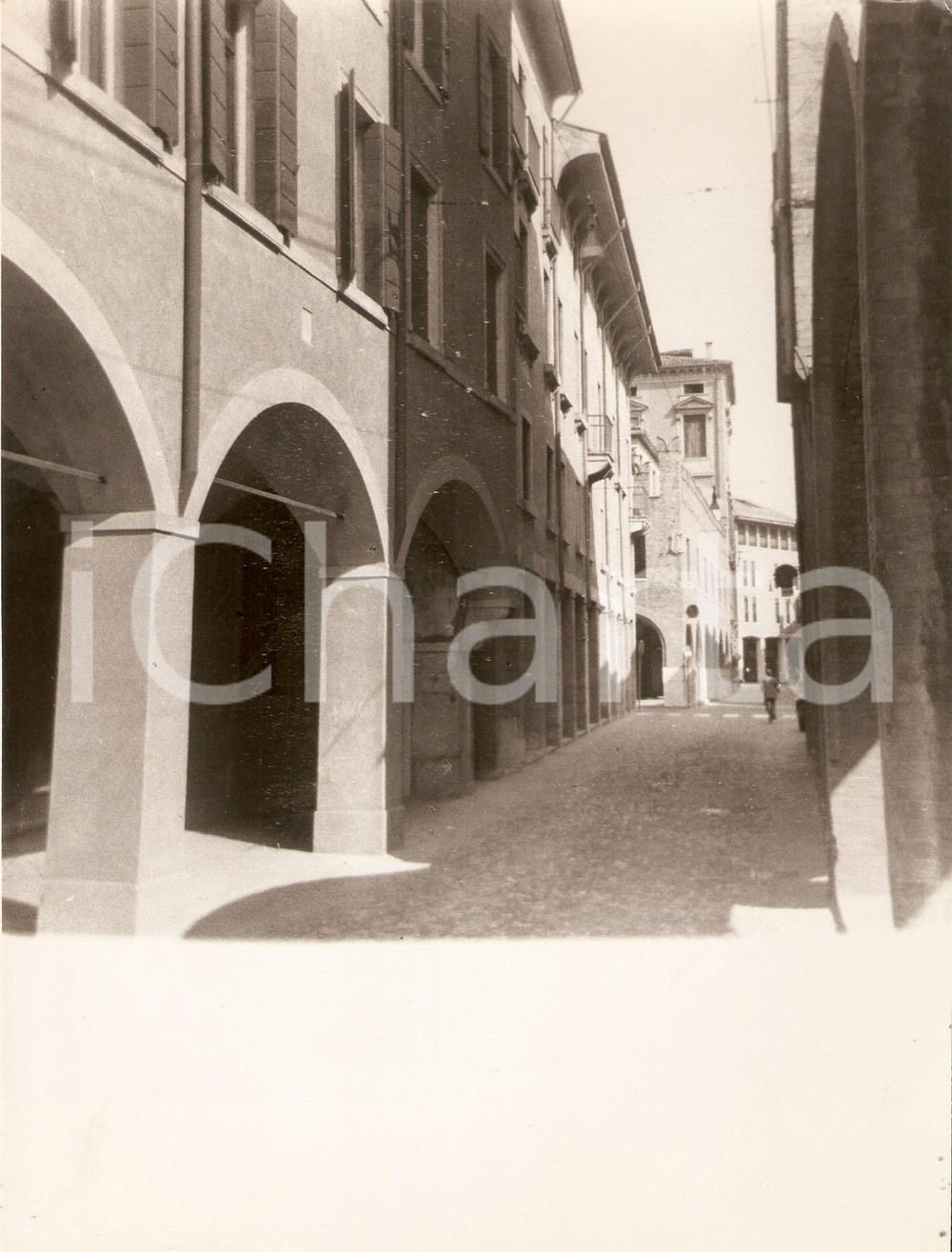Fotografia d epoca originale 1970 ca PADOVA Scorcio dei portici del centro storico Foto 17x23 cm 1