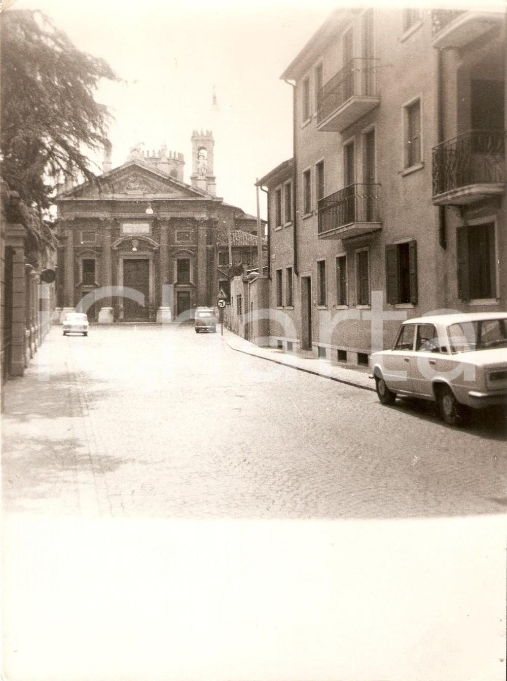 Fotografia d epoca originale 1970 ca AREA PADOVANA Veduta di una chiesa Foto 17x23 cm 1
