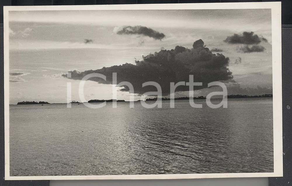 Fotografia d epoca originale 1937 BORA BORA Polinesia Isolotti al tramonto  REAL PHOTO cm 13,5 x 8,5 1