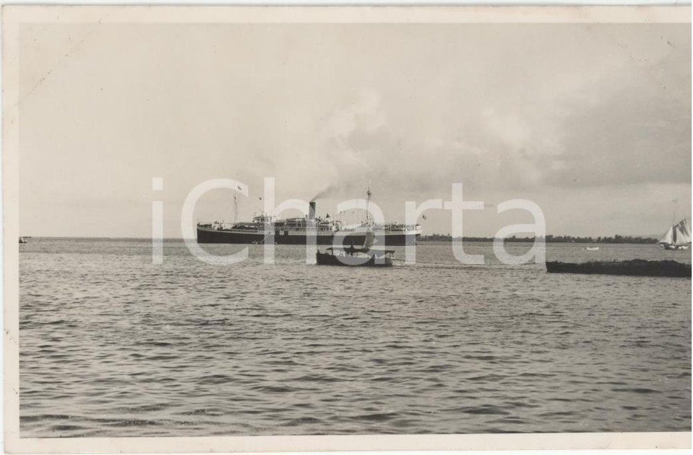 Fotografia d epoca originale 1937 GUADALUPA  Passaggio della SS Commissaire Ramel  REAL PHOTO cm 13,5 x 8,5 1