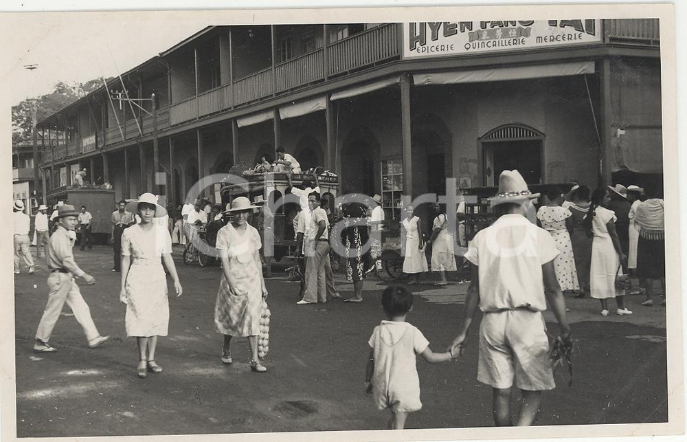 Fotografia d epoca originale 1937 PAPEETE Una via animata REAL PHOTO cm 13,5 x 8,5 1