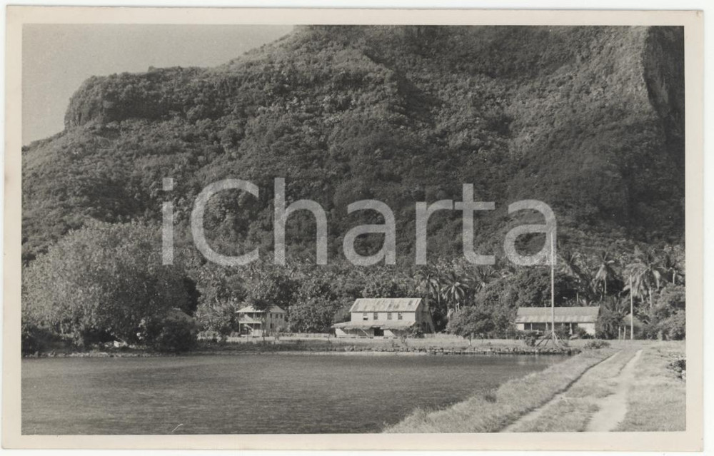 Fotografia d epoca originale 1937 BORA BORA Polinesia Albergo all interno dell isola REAL PHOTO 13,5 x 8,5 1