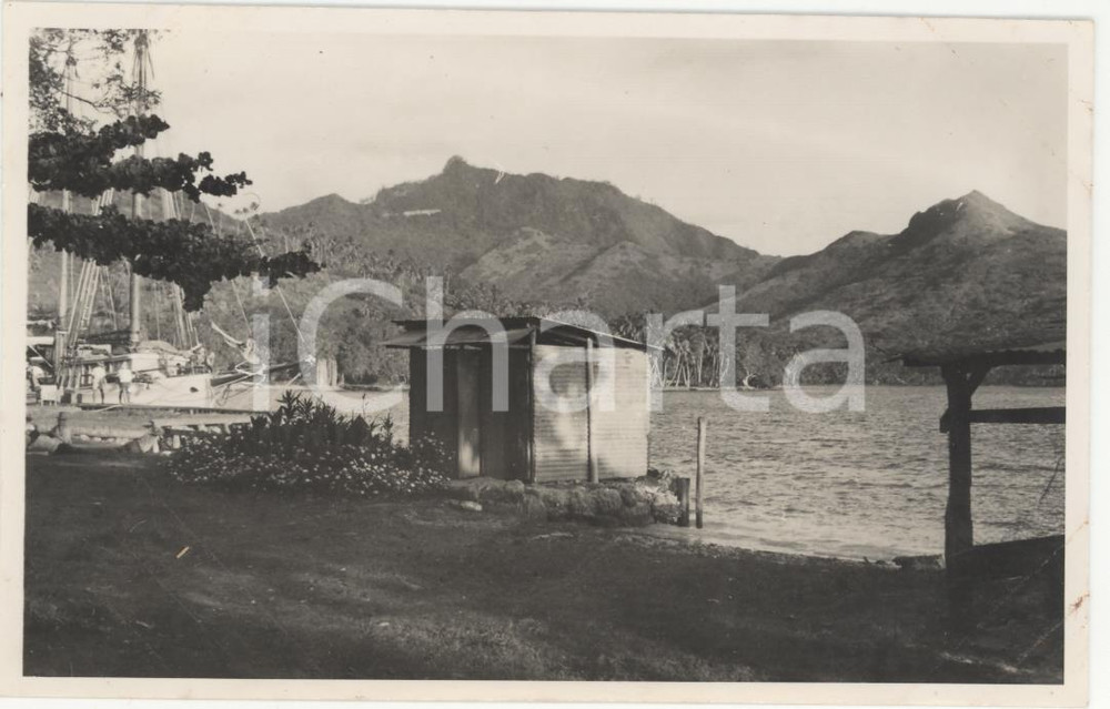 Fotografia d epoca originale 1937 HUAHINE Polinesia Veduta del porticciolo REAL PHOTO cm 13,5 x 8,5 1