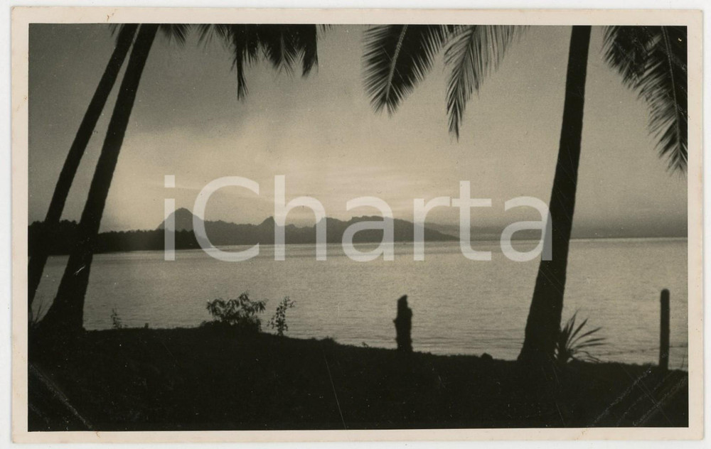 Fotografia d epoca originale 1937 MOOREA Polinesia Francese Veduta al tramonto 2 REAL PHOTO cm 13,5 x 8,5 1