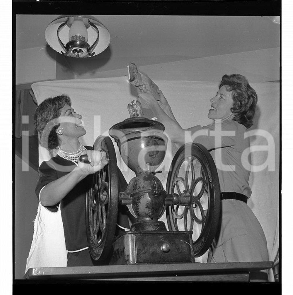 Fotografia d epoca originale 1957 CHICAGO Set improvvisato tra casalinghe borghesi NEGATIVO ORIGINALE 1