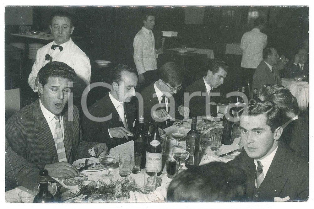 Fotografia d epoca originale 1955 Area di GORIZIA  Cena al Ristorante COMMERCIO  Foto 18x13 cm 1