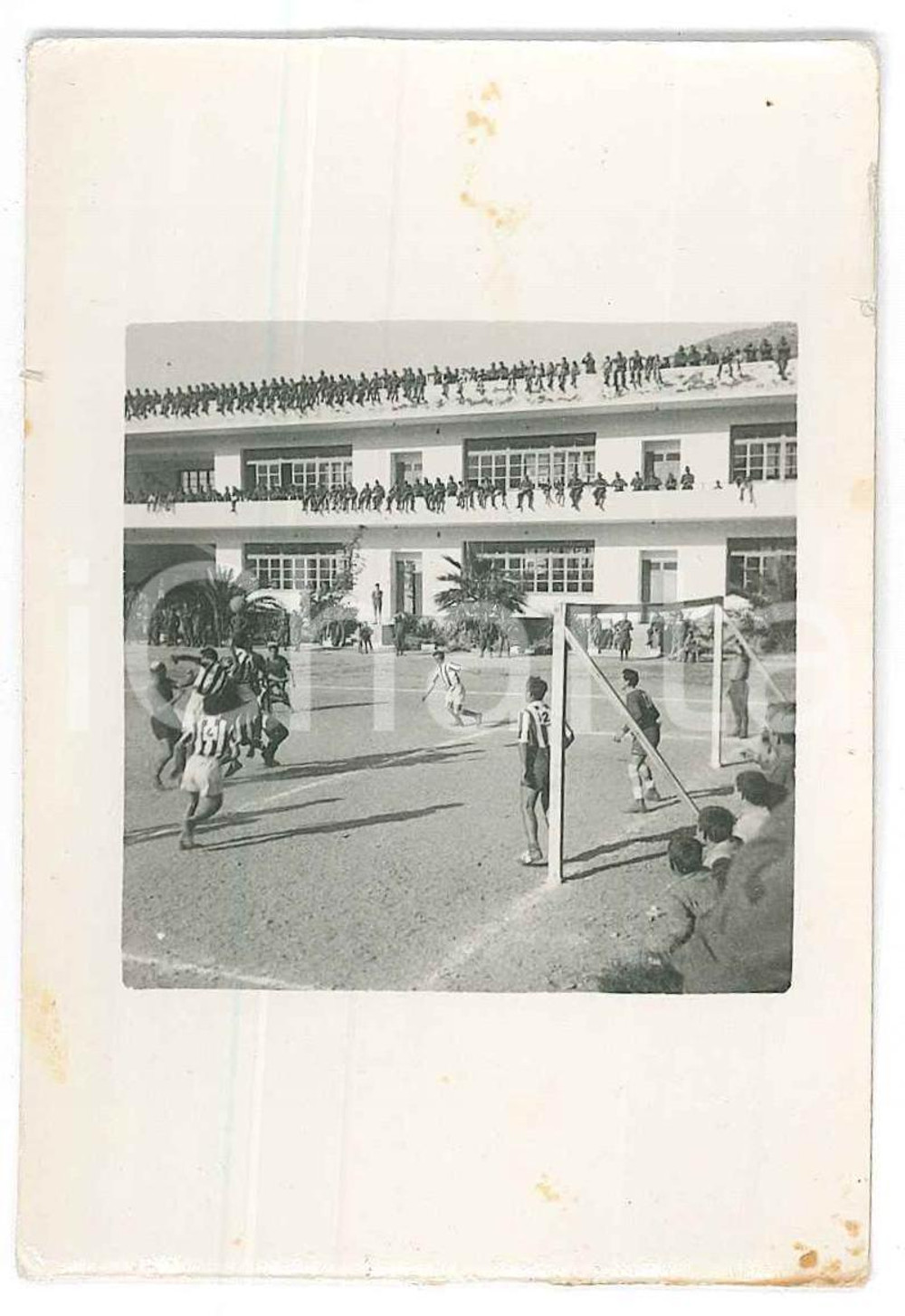 Fotografia d epoca originale 1940 ca ITALIA  ESERCITO Partita di calcio tra soldati  Foto 6x8 cm 6 1