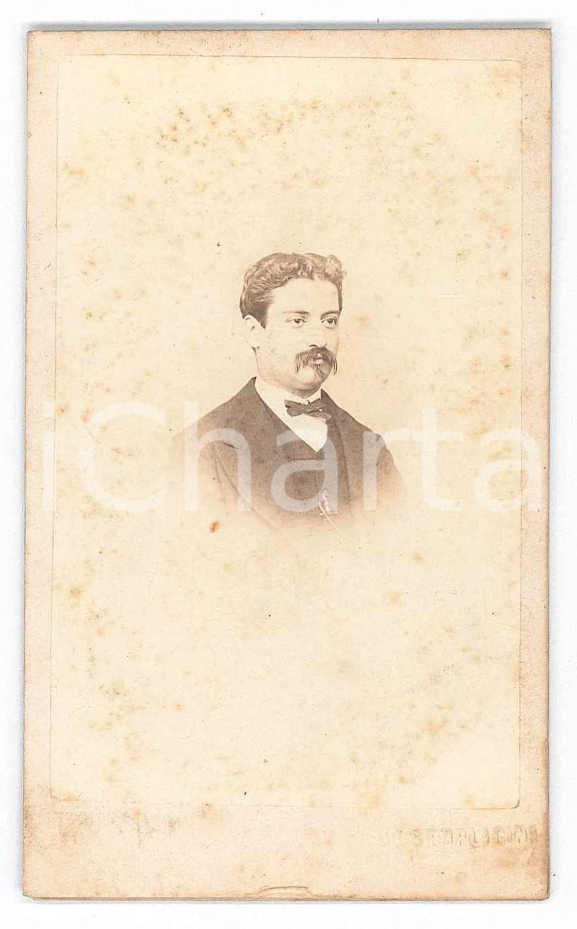 Fotografia d epoca originale 1870 ca FIRENZE Ritratto maschile  Busto  Foto Ugo SEMPLICINI CDV 1