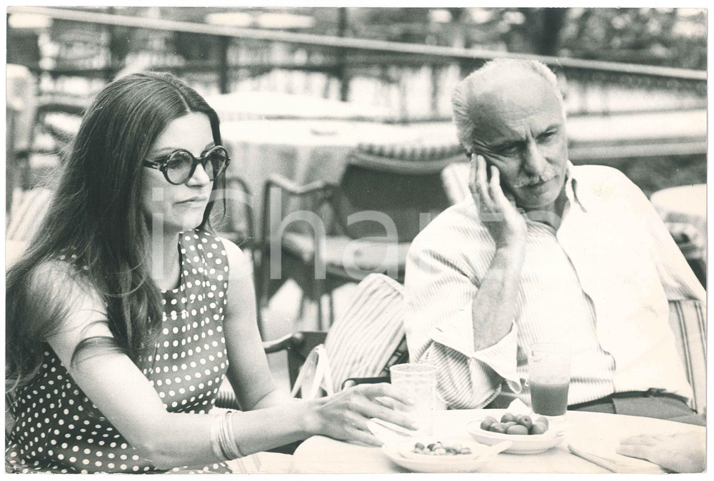 Fotografia d epoca originale 1965 ca COSTUME Cantante MILVA con il marito Maurizio CORGNATI 4 Foto 30x20 cm 1