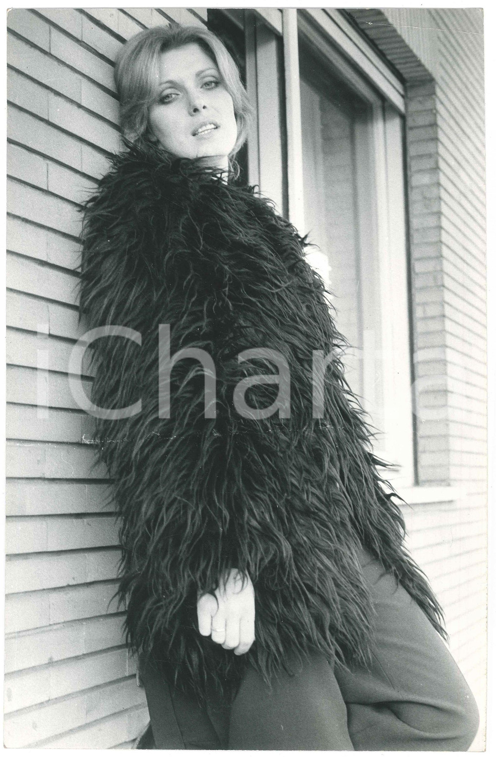 Fotografia d epoca originale 1970 ca COSTUME ITALIA Angiola BAGGI  Ritratto in pelliccia 2 Foto 20x30 cm 1