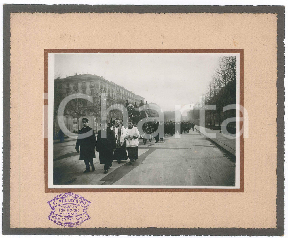 Fotografia d epoca originale 1915 ca MILANO Corteo funebre con carrozza  Foto E. PELLEGRINO 26x21 cm 1