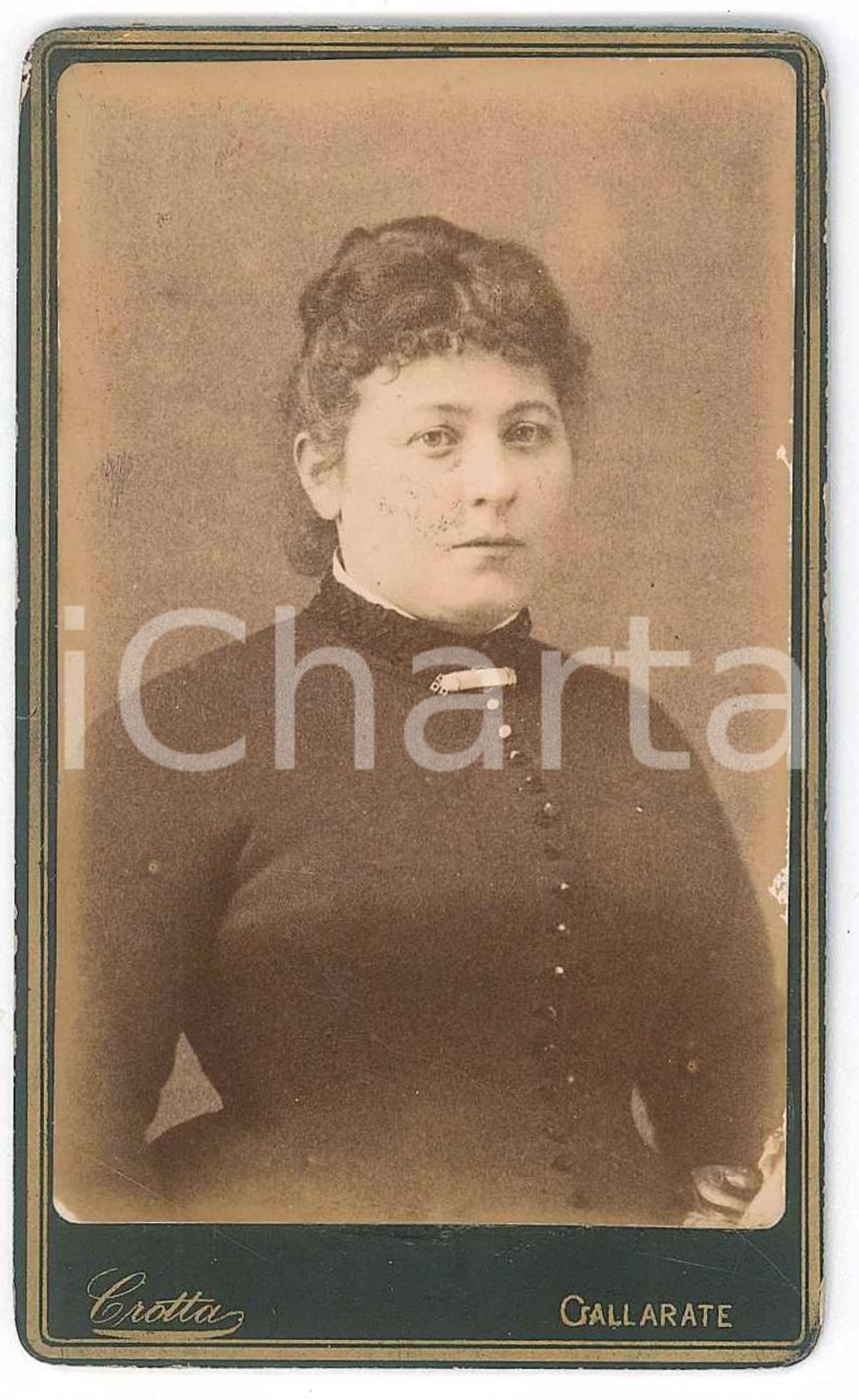 Fotografia d epoca originale 1880 ca GALLARATE Ritratto di donna  Foto CROTTA  CDV 1