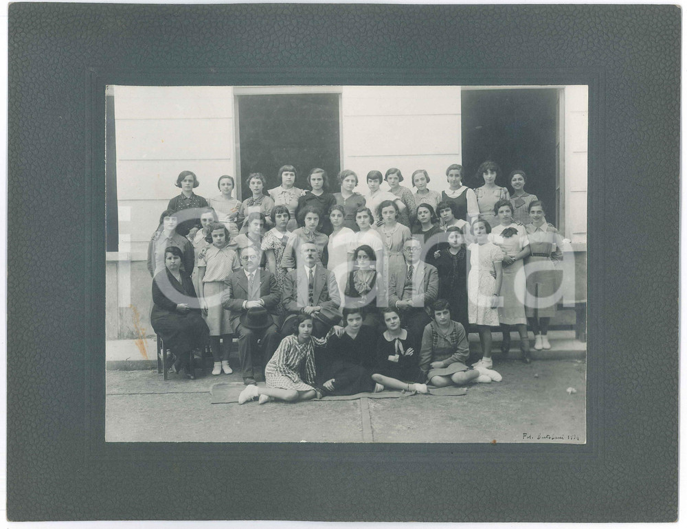 Fotografia d epoca originale 1934 SALERNO Classe femminile  Scuola media  Foto G. B. BERTOLANI 33x25 cm 1
