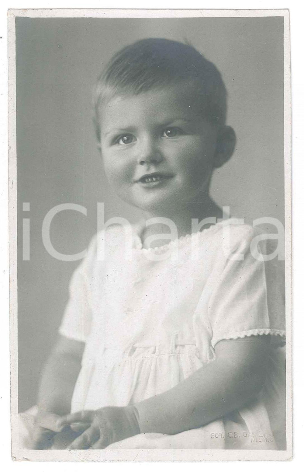 Fotografia d epoca originale 1921 MILANO Bambino in abito bianco  Ritratto  Foto G. B. GANZINI 9x14 cm 1