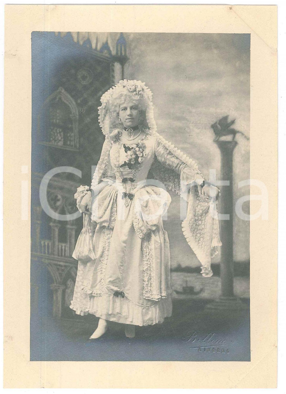 Fotografia d epoca originale 1920 ca ITALIA  TEATRO Attrice in abito veneziano  Foto BETTINI  LIVORNO 1