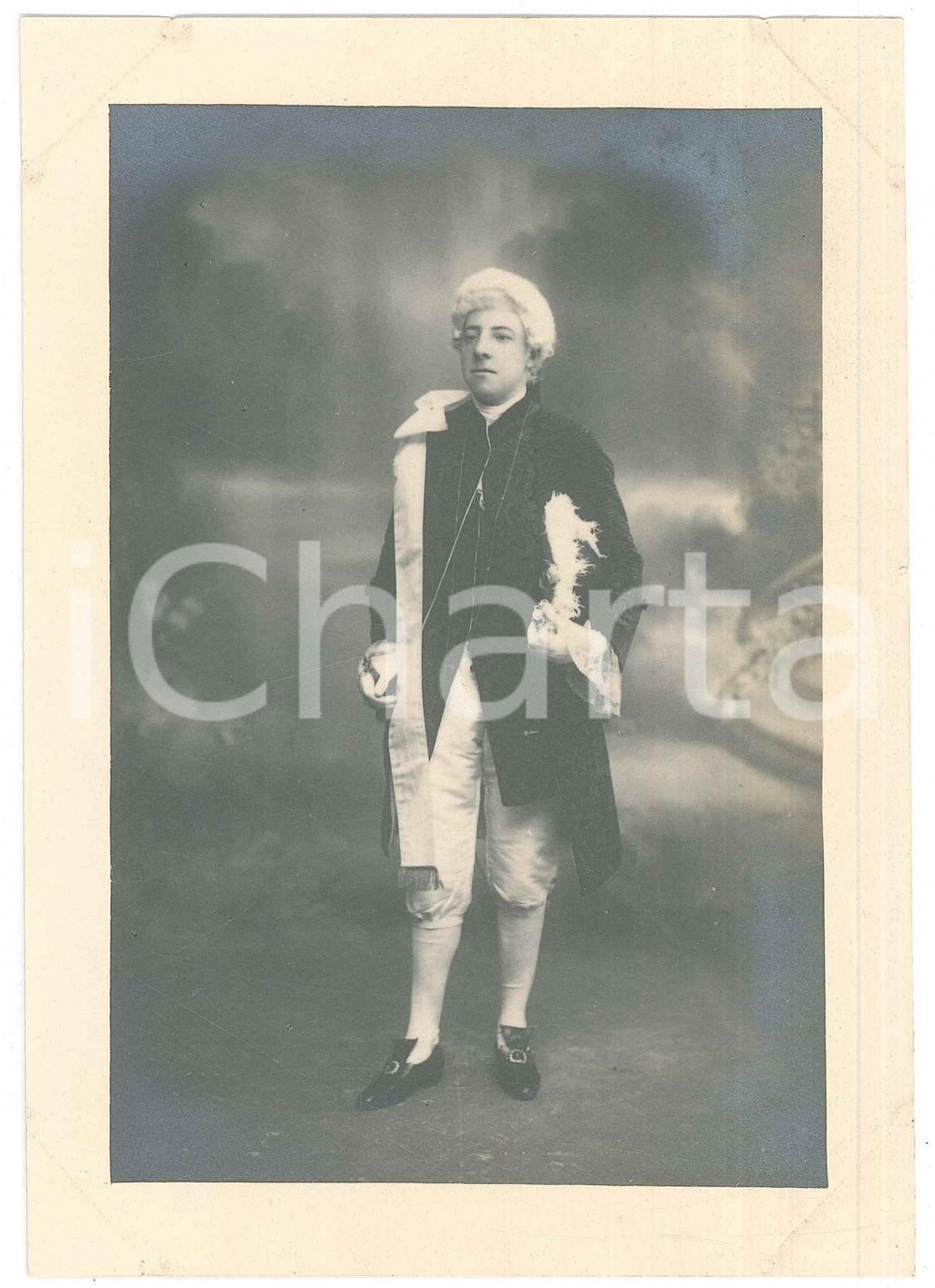 Fotografia d epoca originale 1920 ca ITALIA  TEATRO Giovane attore in costume di scena Foto BETTINI LIVORNO 1
