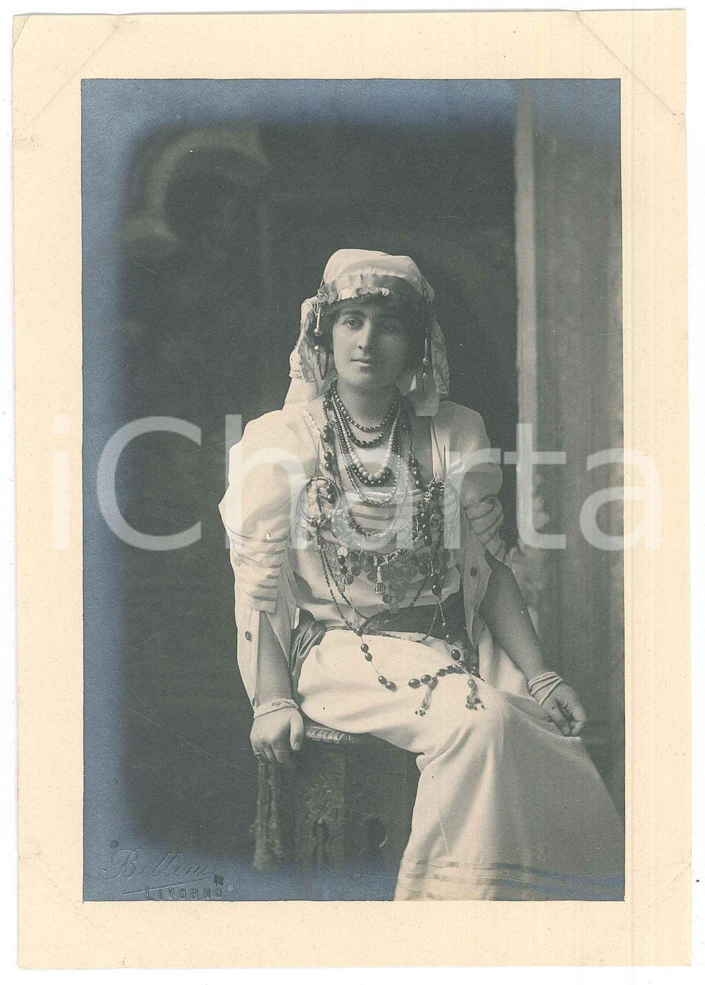 Fotografia d epoca originale 1920 ca ITALIA  TEATRO Attrice in costume da odalisca  Foto BETTINI  LIVORNO 1