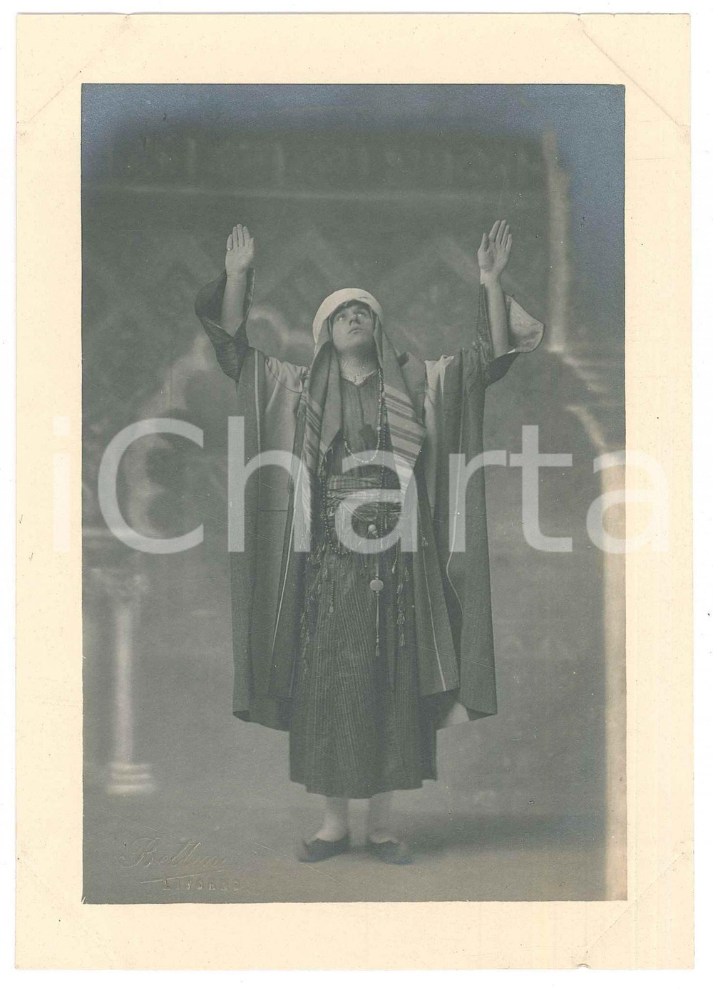 Fotografia d epoca originale 1920 ca ITALIA  TEATRO Attore in costume da ottomano  Foto BETTINI  LIVORNO 1