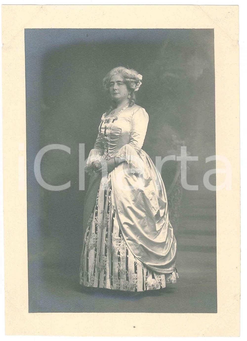 Fotografia d epoca originale 1920 ca ITALIA  TEATRO Attrice in abito di scena  Foto BETTINI LIVORNO 1
