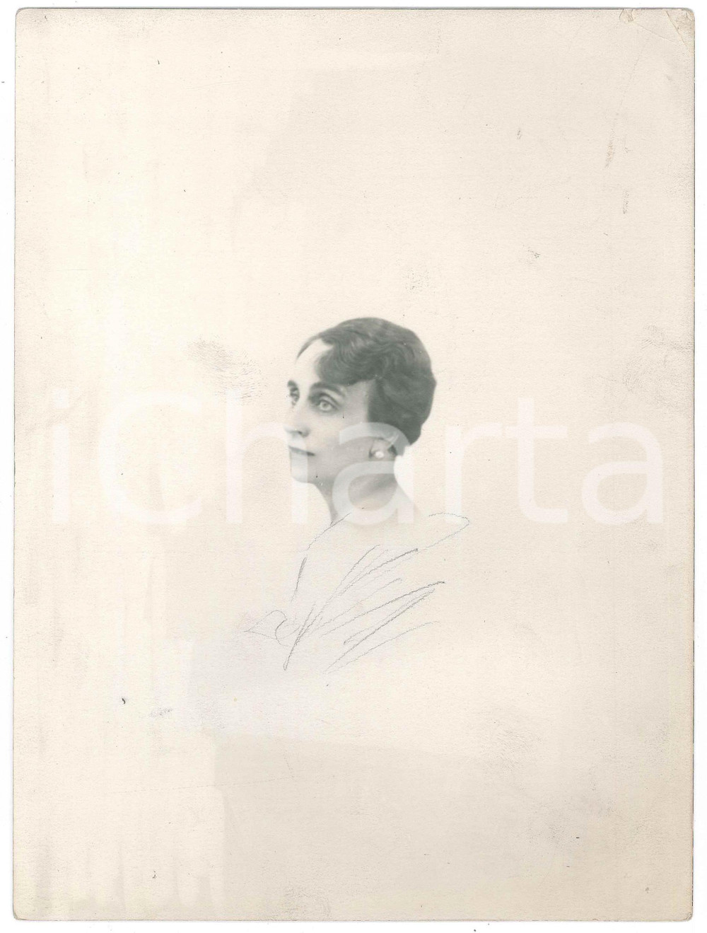 Fotografia d epoca originale 1940 ca ITALIA Ritratto di donna con orecchini  Fotografia ANONIMA 18x24 cm 1