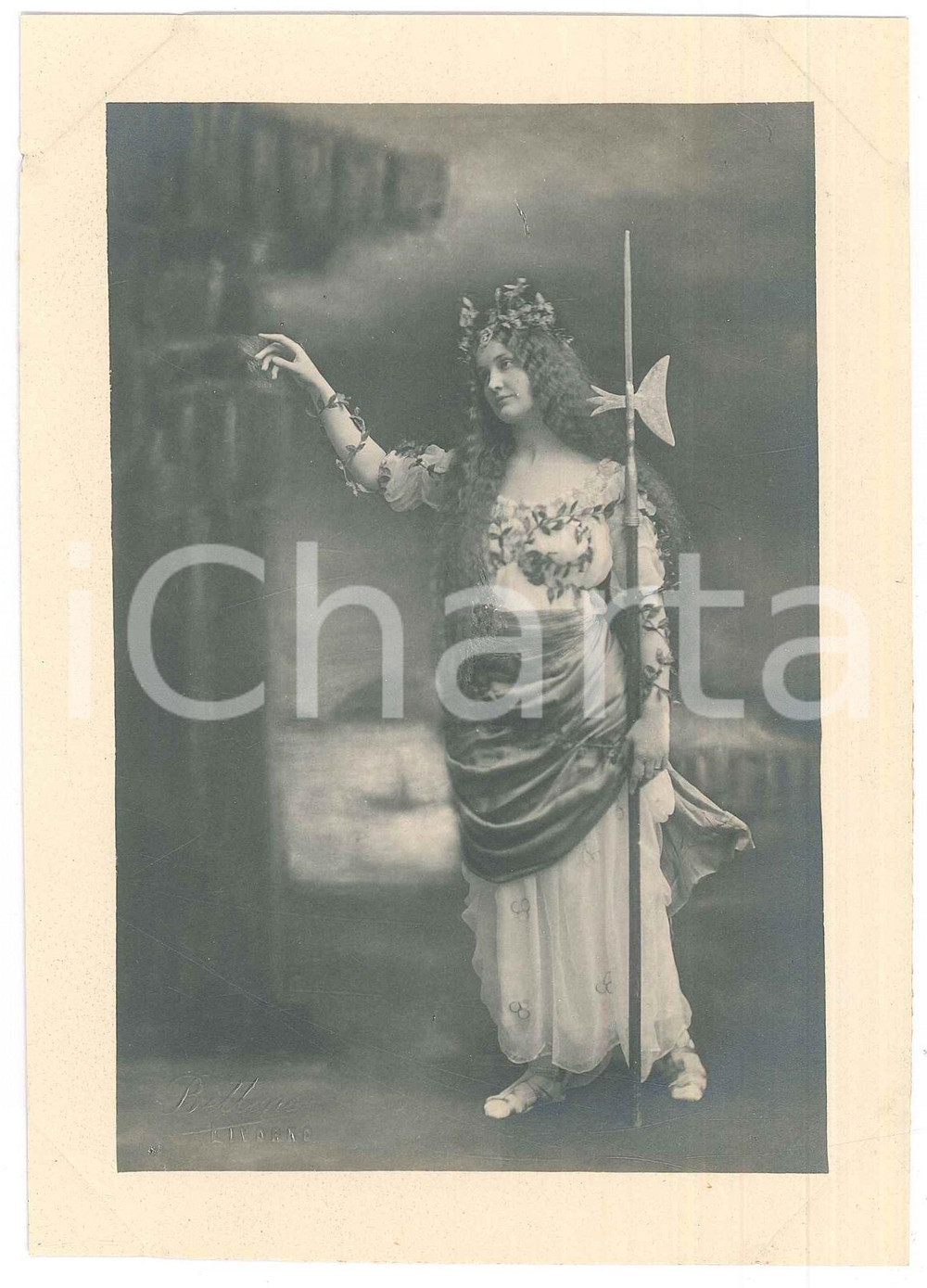 Fotografia d epoca originale 1920 ca ITALIA  TEATRO Attrice in costume da valchiria  Foto BETTINI  LIVORNO 1