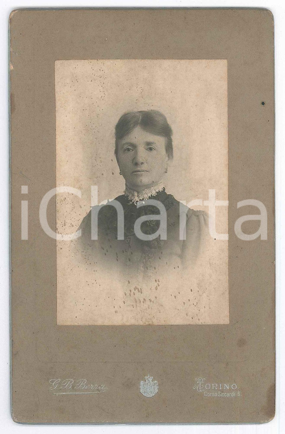 Fotografia d epoca originale 1880 ca TORINO Ritratto di donna  Busto Foto G. B. BERRA 10x16 cm 1