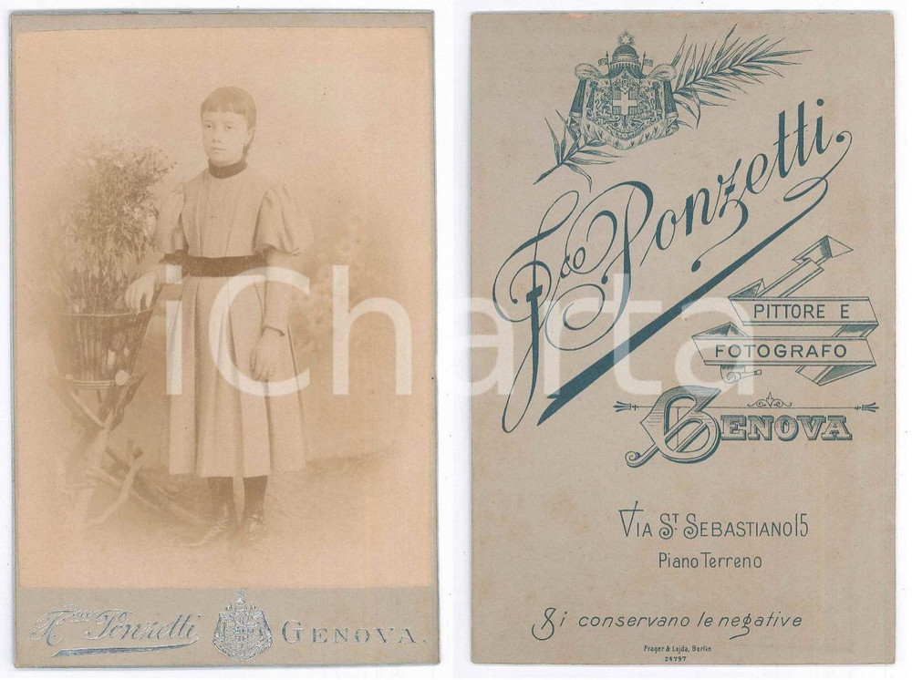 Fotografia d epoca originale 1890 ca GENOVA Ragazza con vaso di fiori  Ritratto  Foto Francesco PONZETTI 1
