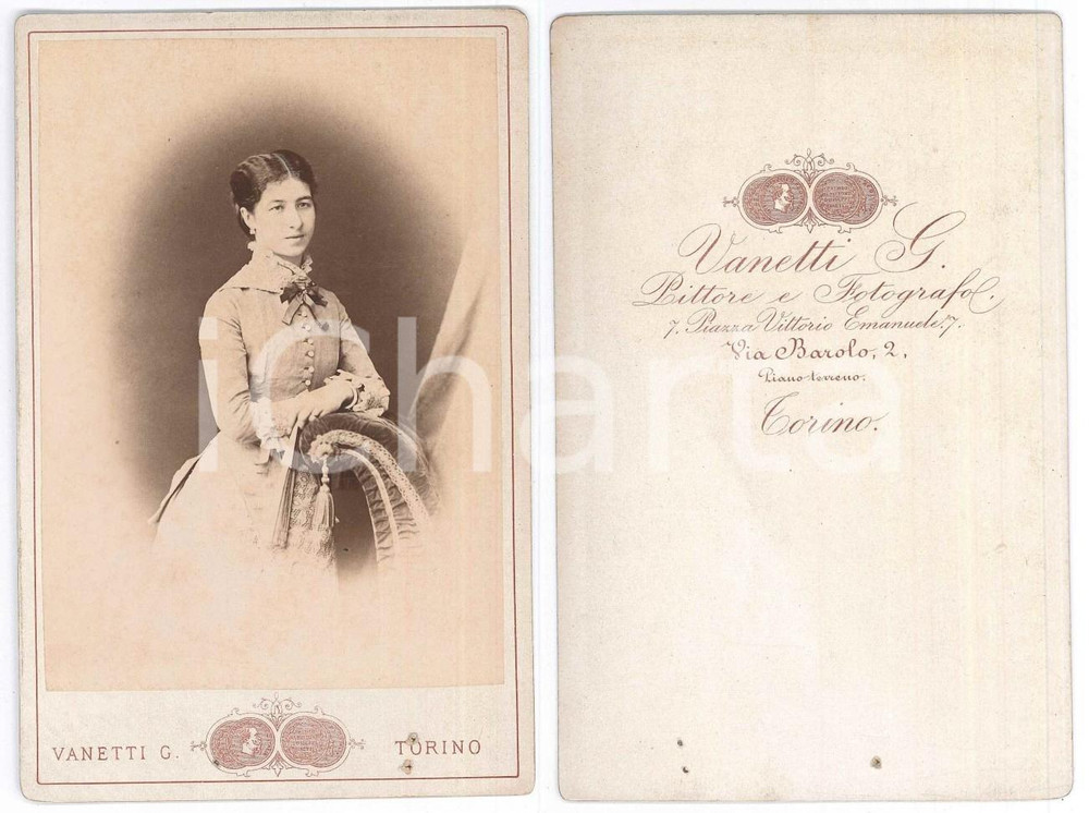 Fotografia d epoca originale 1880 ca TORINO Ritratto di giovane donna in abito ricamato  Foto G. VANETTI 1