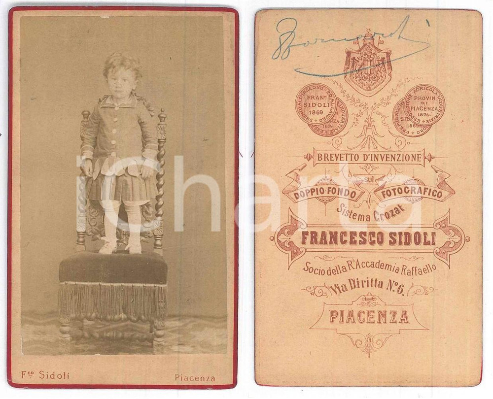 Fotografia d epoca originale 1880 ca PIACENZA  F. FORNAROLI bambino su una sedia Foto Francesco SIDOLI 1
