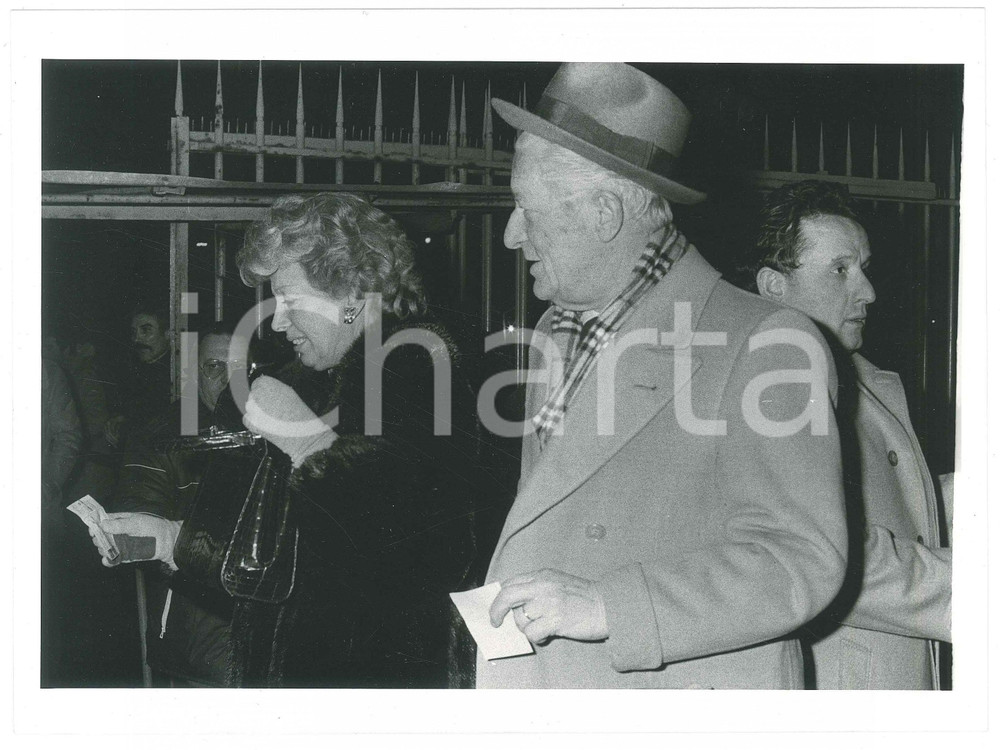 Fotografia d epoca originale 1990 ca MILANO CALCIO INTER F.C. Ivanoe FRAIZZOLI e Lady Renata  Foto 24x17 cm 1