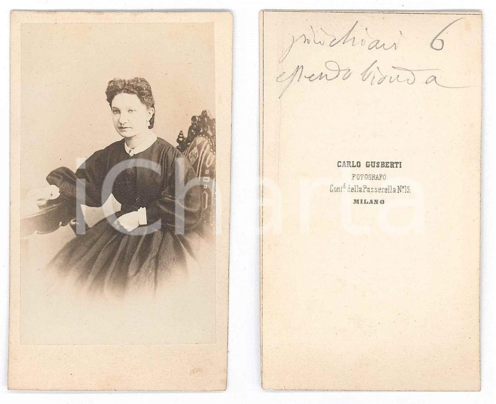 Fotografia d epoca originale 1870 ca MILANO Donna in abito scuro seduta  Foto Carlo GUSBERTI CDV 1