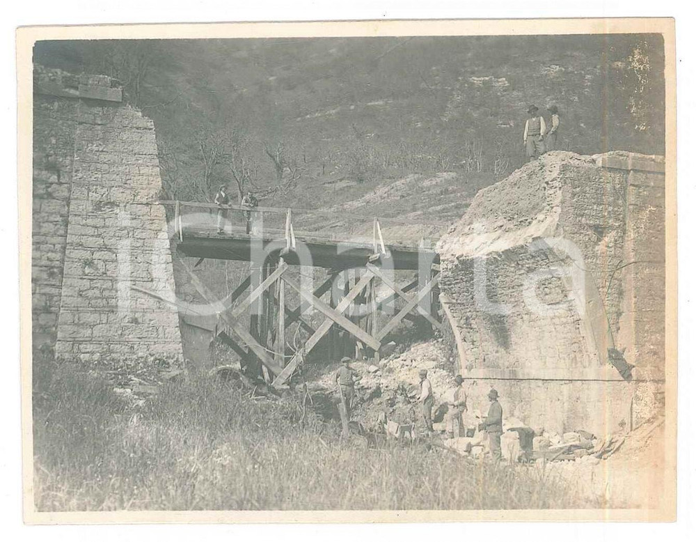 Fotografia d epoca originale 1918 ? WW1 ITALIA Ricostruzione di un ponte 4 Foto anonima ANIMATA 11x8 cm 1