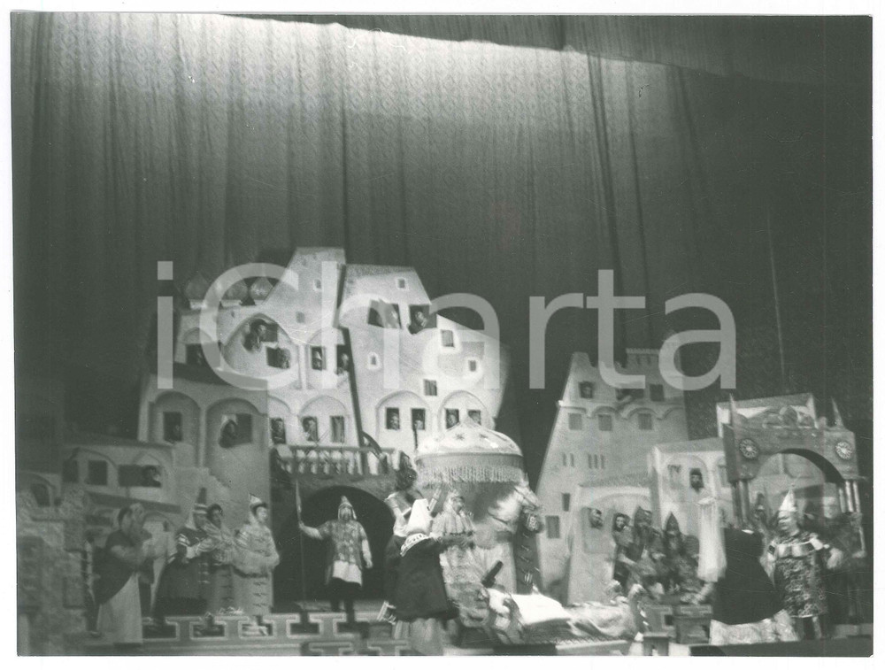 Fotografia d epoca originale 1975 ca PARMA TEATRO REGIO  Opera lirica  Foto di scena 24x18 cm 1
