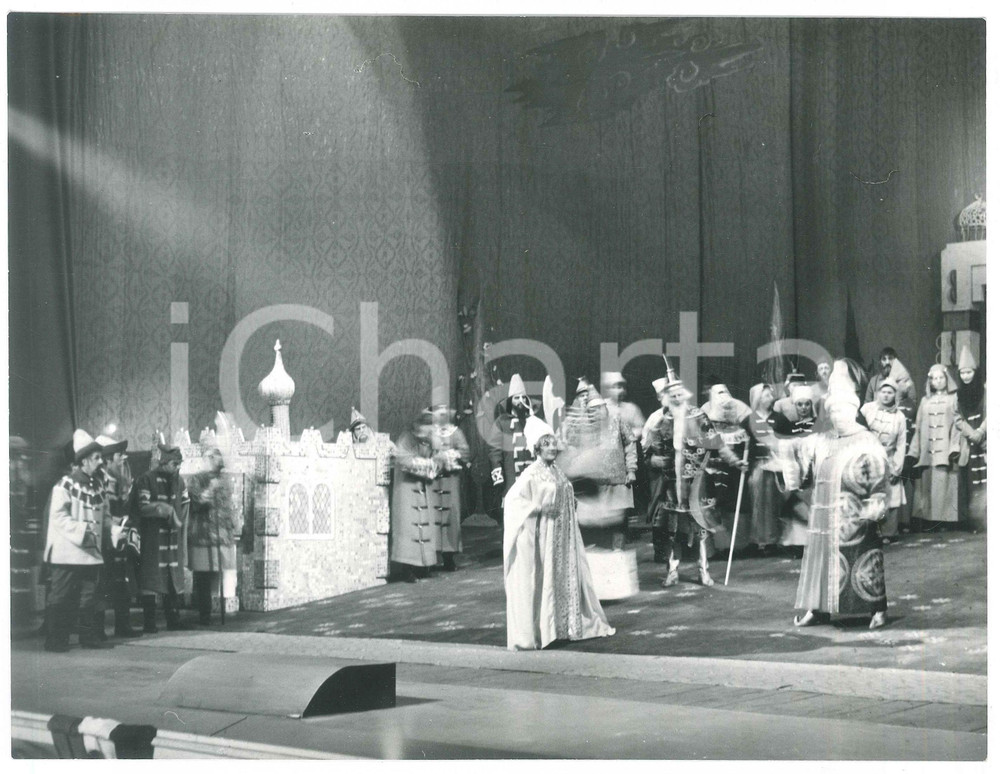 Fotografia d epoca originale 1975 ca PARMA TEATRO REGIO  Opera lirica  Foto di scena 2 24x18 cm 1