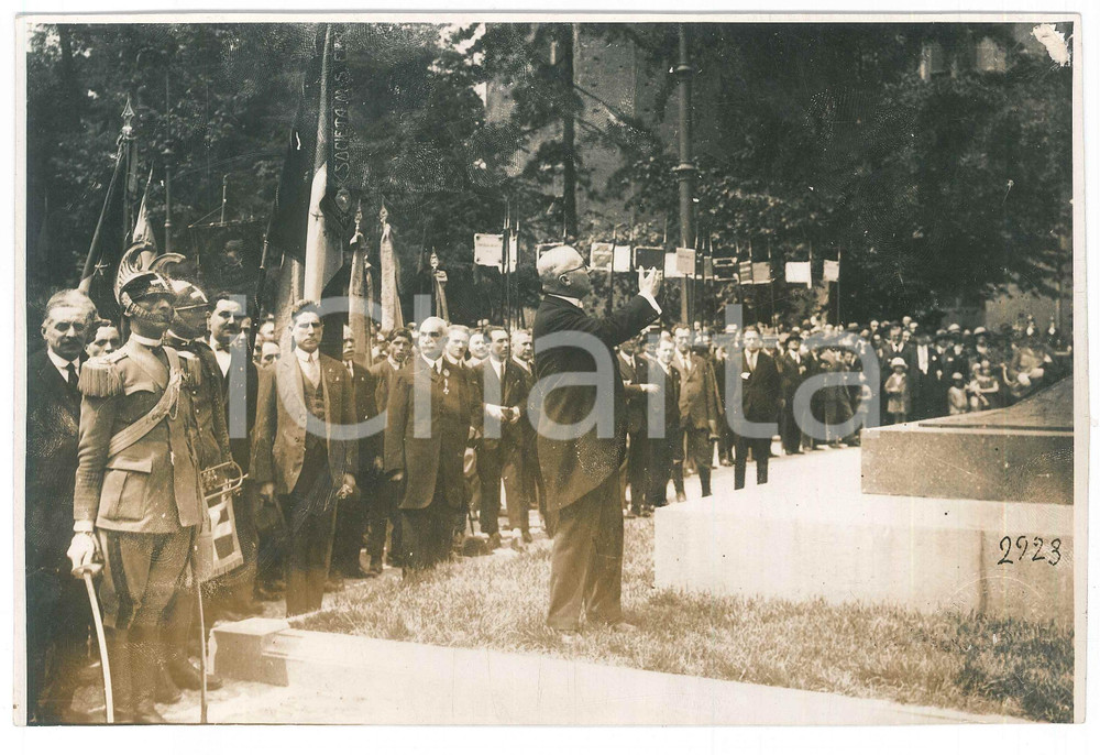 Fotografia d epoca originale 1930 ca TORINO Discorso di Pietro TOESCA  Cerimonia pubblica  Foto OTTOLENGHI 1