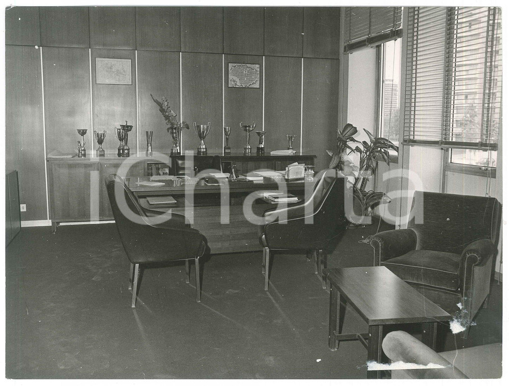 Fotografia d epoca originale 1975 TORINO  ITC Corso Tazzoli  Ufficio del preside Fotografia 24x18 cm 1