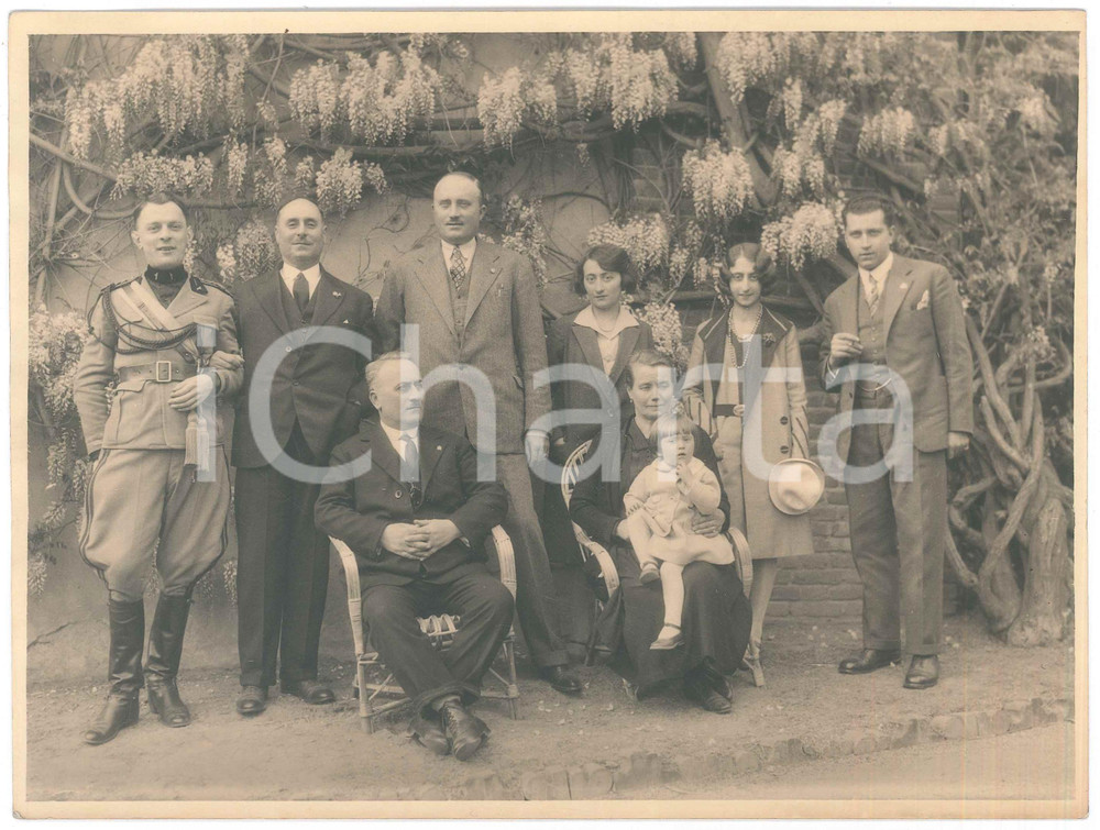 1935 ca ITALIA Ritratto di famiglia con ufficiale MSVN - Foto 24x18 cm