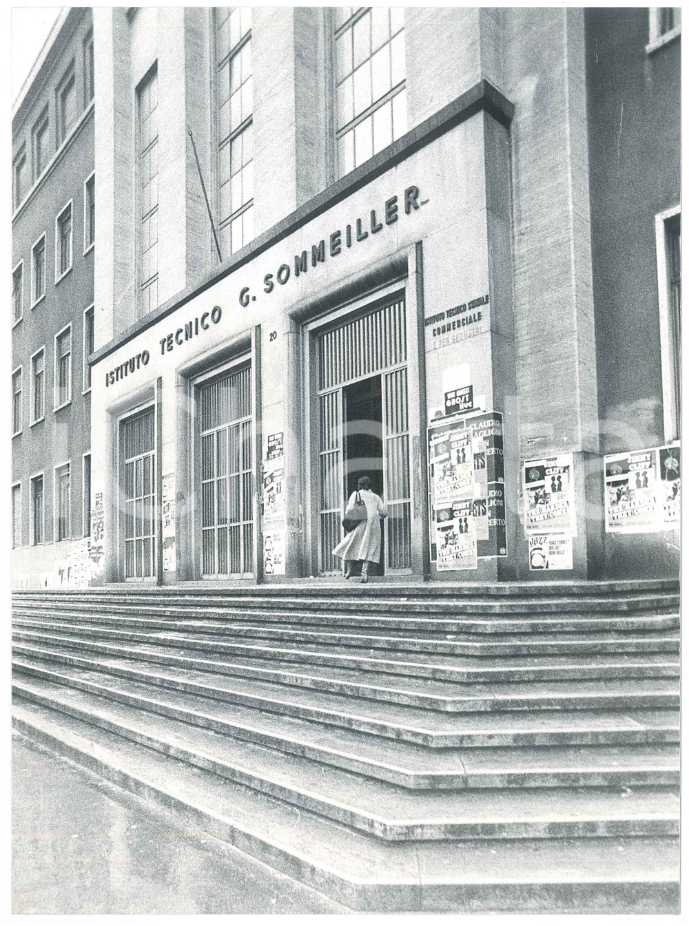 Fotografia d epoca originale 1975 ca TORINO Istituto Tecnico G. Sommelier  Facciata 2 Foto 18x24 cm 1