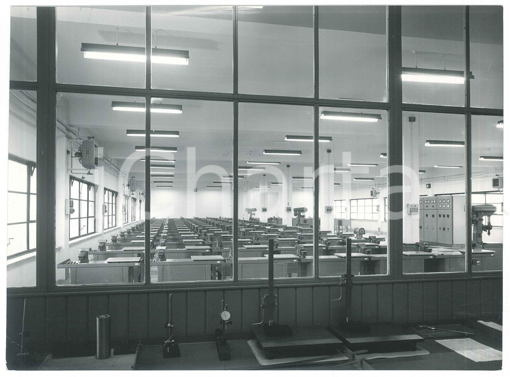 Fotografia d epoca originale 1975 ca TORINO Istituto Tecnico G. Sommelier  Laboratorio Foto 24x18 cm 1
