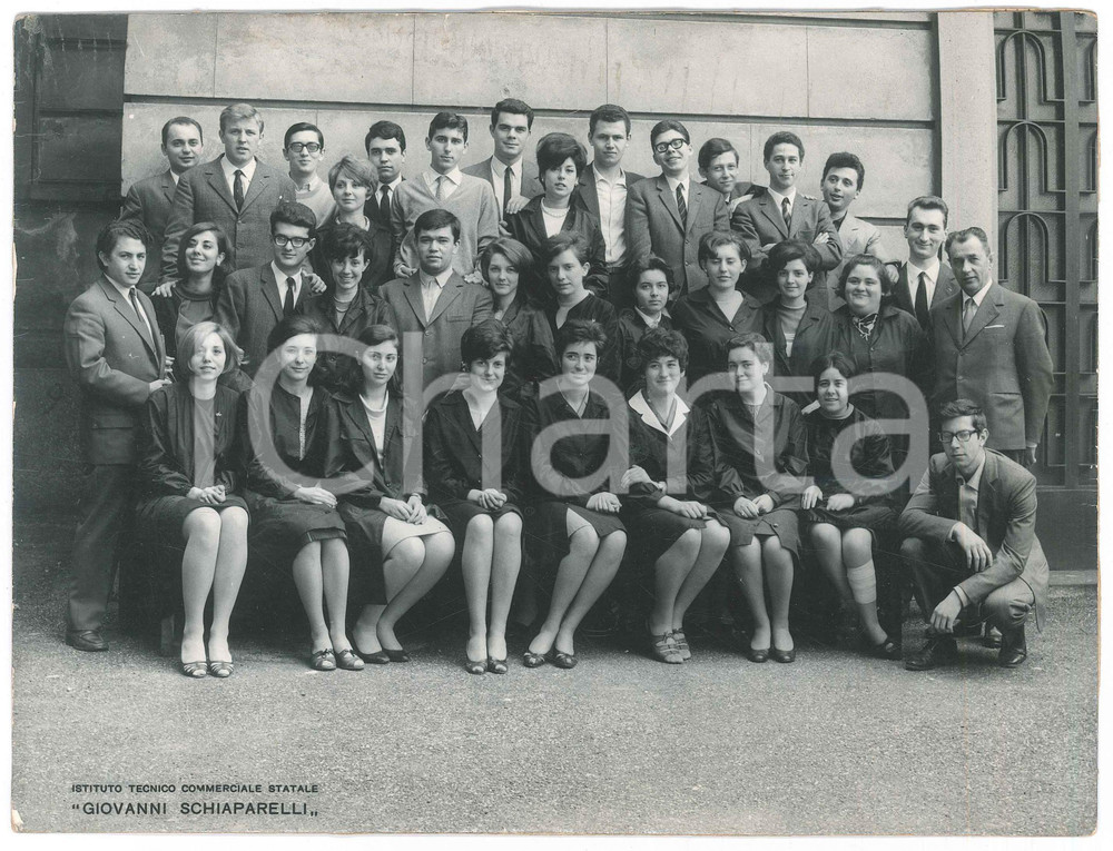 Fotografia d epoca originale 1965 ca MILANO Istituto SCHIAPARELLI  Ritratto di classe  Foto 23x17 cm 1