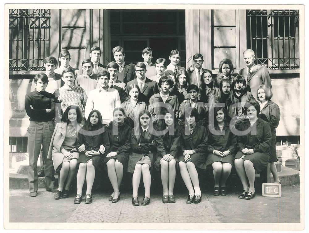 Fotografia d epoca originale 1969 MILANO Istituto Tecnico SCHIAPARELLI  Ritratto classe IVC  Foto 24x18 1
