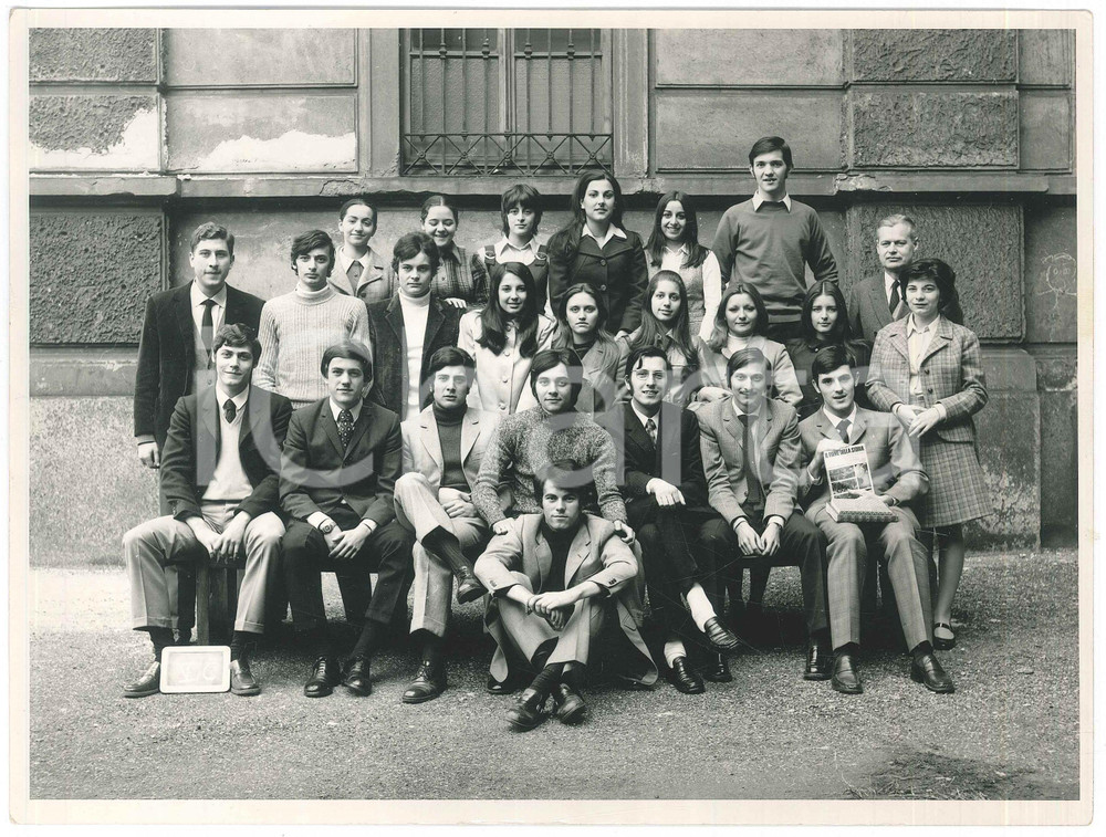 Fotografia d epoca originale 1970 MILANO Istituto Tecnico SCHIAPARELLI  Ritratto classe VC  Foto 24x18 1