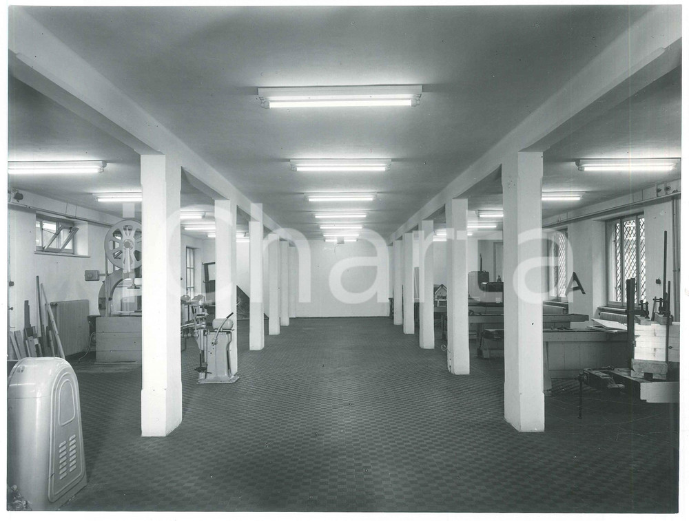 Fotografia d epoca originale 1975 ca TORINO Istituto Arti Grafiche e Fotografiche  Laboratorio  Foto 24x18 1