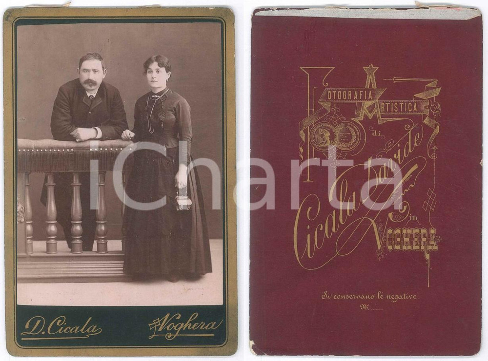 Fotografia d epoca originale 1890 ca VOGHERA Coppia di sposi in abiti scuri Foto Davide CICALA 11x16 cm 1