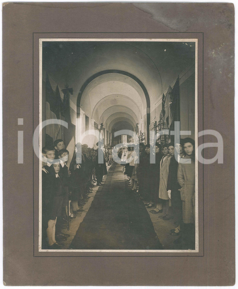 Fotografia d epoca originale 1930 ca MORTARA Istituto scolastico  Bambini e balilla  Foto RARA CHIOLA 25x30 1