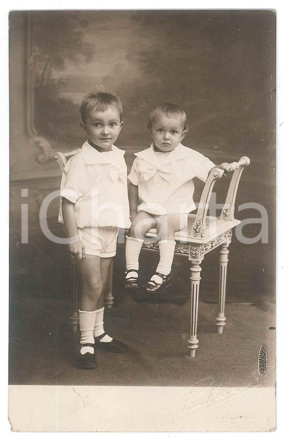 Fotografia d epoca originale 1920 ca ROMANS F Ritratto di due fratelli bambini Foto Paul BOYER 9x14 cm 1